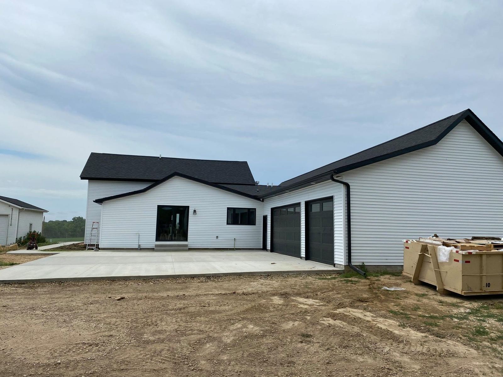 New home construction garage exterior Davenport IA
